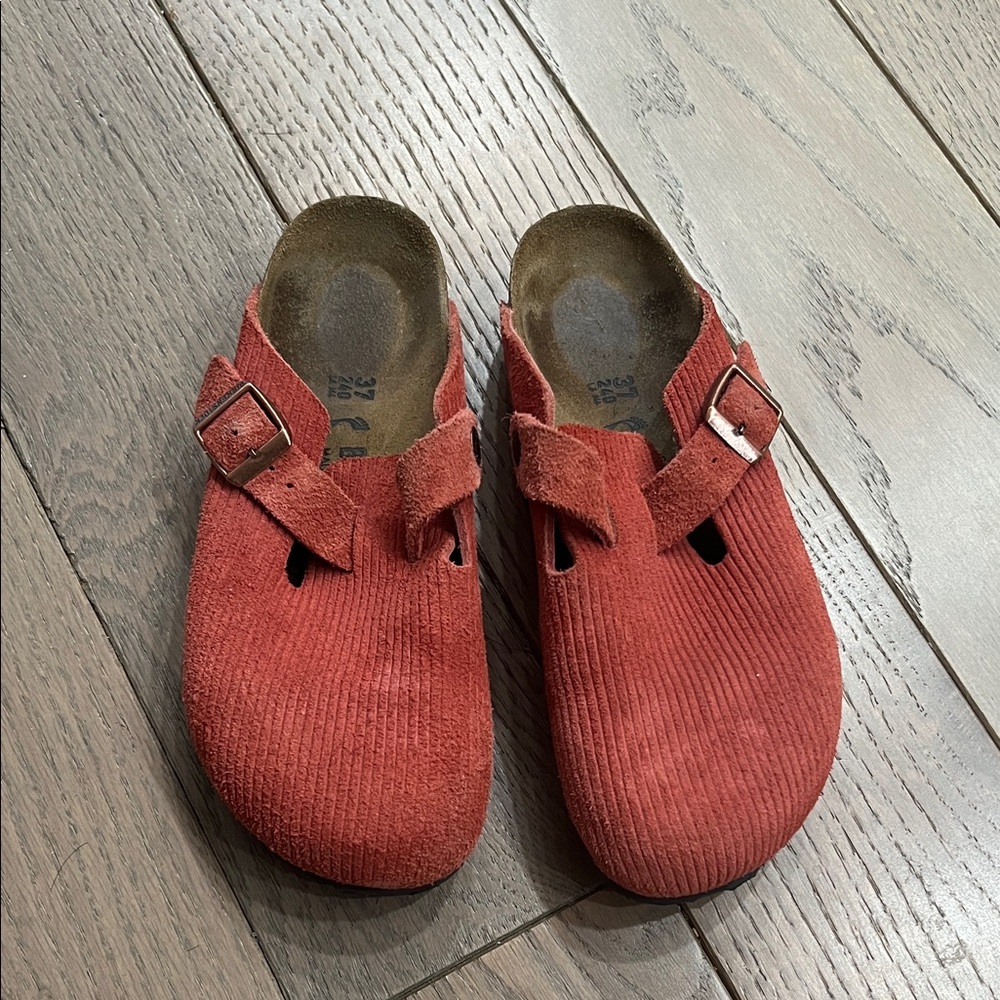 Birkenstock Suede Boston, size 37/6-6.5, sienna red